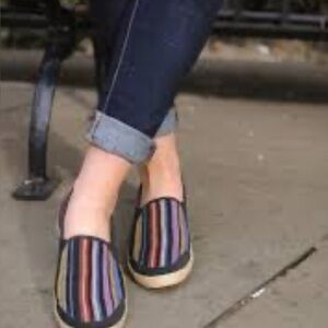 UGG canvas slip on sneakers, size 8.5 lightweight and very comfortable